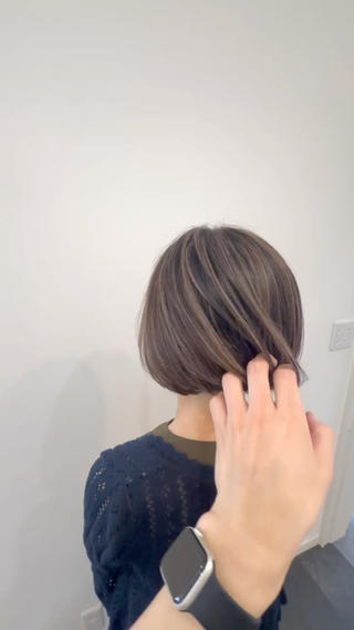 ショート カラー おおつか せいやのヘアスタイル