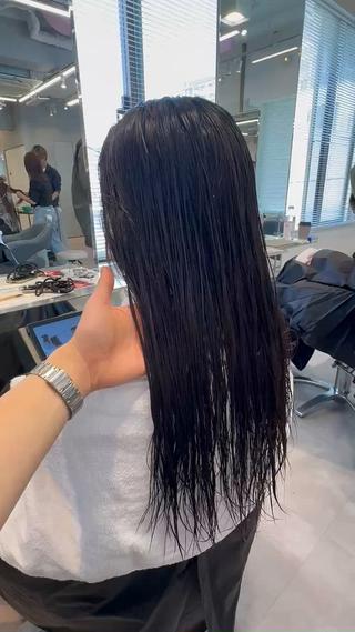 ロング パーマ 上品な透明感カラー 🫧renのヘアスタイル