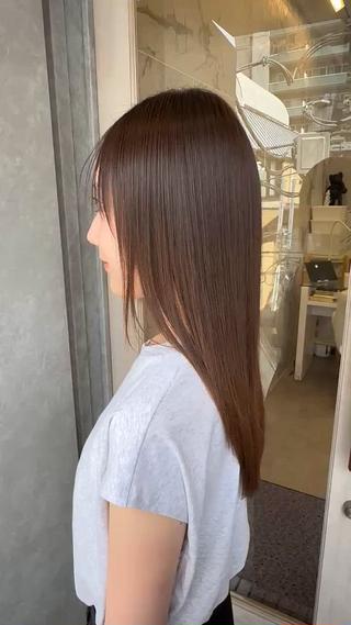 セミロング パーマ 上品な透明感カラー 🫧renのヘアスタイル