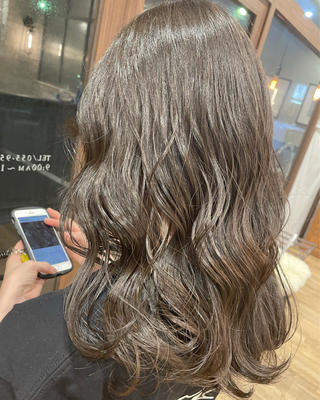 画像は保存してカウンセリング時にご活用ください
.
.
ヘアカラーならお任せあれ
.
あなたの毎日が輝く髪色を提供します
.
今までなかなか思うようなカラーにならなかった方、ご相談ください
今までにない透明感カラーを再現致します!する
.
まずはDMからお気軽にご相談ください
.
.
ご予約方法はハイライトから↑
.
学割、SNS割あり
.
詳しくはDMにてお問い合わせ下さいませ
#ヘアケア #アウトバストリートメント #艶髪 #ストレートヘア #色持ち #オリーブグレージュ #似合わせカット #小顔カット #ブリーチなしダブルカラー #髪質改善 #髪質改善トリートメント #ミルクティーベージュ #ラテカラー #シナモンベージュ #初カラー #ダブルカラー #透明感カラー #似合わせカラー #カーキグレージュ #ブリーチなし #ブリーチなしカラー #ハイトーンカラー #カフェカラー #たまプラーザ美容室 #韓国ヘア #ブルベ #イエベ