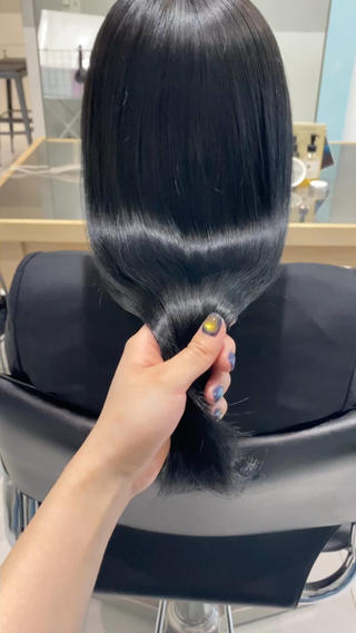 黒染めを使わない地毛風カラー .

少し青味が入ってるので透明感抜群です

就活生にオススメのカラー◎ 