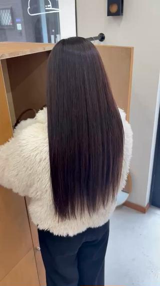 透明感ブラウンお任せください！！
トリートメントも一緒にして頂くと艶まして
おすすめです٭𓈒𓏸 