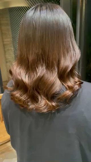 コテ、アイロンいらずの韓国風パーマ

扱いやすさ、艶にこだわってます！！

スタイリング方法もしっかりお伝えしていきます 