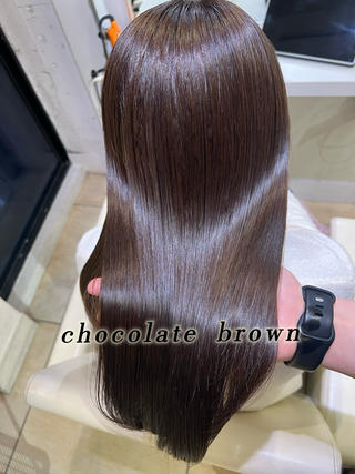 【チョコレートブラウン】

こちらの色は赤みとオレンジみがあまり好きじゃない方にオススメのカラーになっています！ 