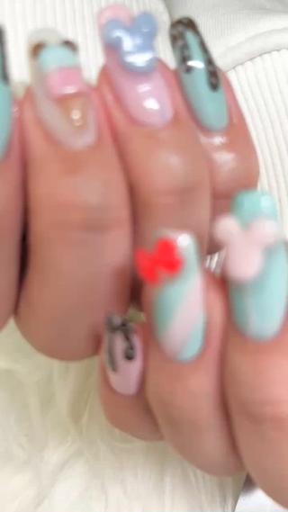 ネイル O. AKINAのネイルデザイン