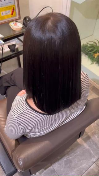 トーンダウンでブルーブラックに
寒色系ならこれです