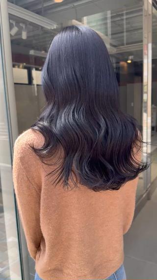 セミロング パーソナルカラー/ 小顔カット/小出朋哉のヘアスタイル