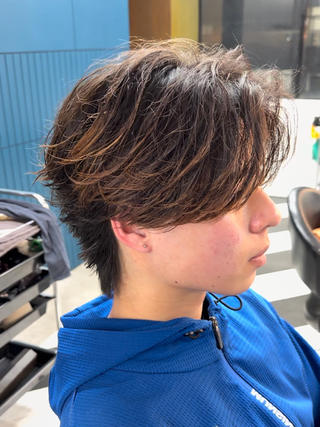 ミディアム カラー パーマ ヘアアレンジ メンズ 伊藤 陸のヘアスタイル