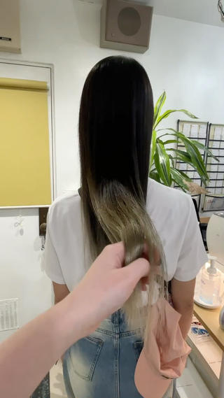 ロング カラー beauty  salon laera所属・垢抜けヘアメイク職人 💄甲斐恵和のヘアスタイル