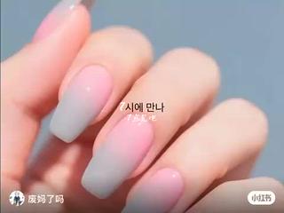 ネイル 高木 維麗絲のネイルデザイン