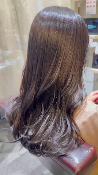 ミディアム ayaka 縮毛矯正レイヤーのヘアスタイル