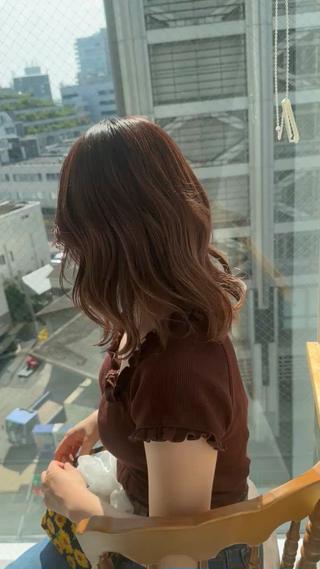 ミディアム ブリーチなし/レイヤ ー特化🌈Tommyのヘアスタイル