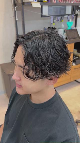 ミディアム パーマ メンズ メンズStylist 山根慧のヘアスタイル