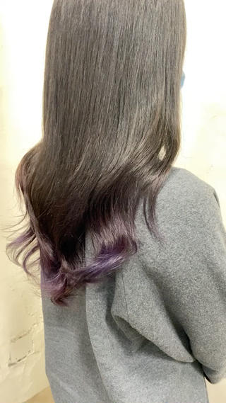 毛先ブリーチ2回してムラサキのグラデーションカラーしました 