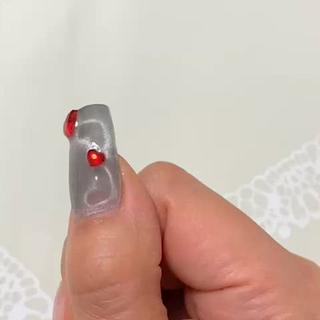 自分の手で実験ハートマグネットネイル。
強力なマグネットに粒子の細かいマグネットジェルでこんな感じにできました〜

#北綾瀬 #北綾瀬ネイル #北綾瀬ネイルサロン 
#綾瀬ネイルサロン #亀有ネイルサロン #青井ネイルサロン #六町ネイルサロン #プライベートネイルサロン #駅近ネイルサロン 

#ハートマグネット #ハートマグネットネイル  