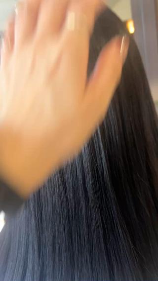 バージン毛、サラツヤストレート¥13200
ロング料金¥1000 