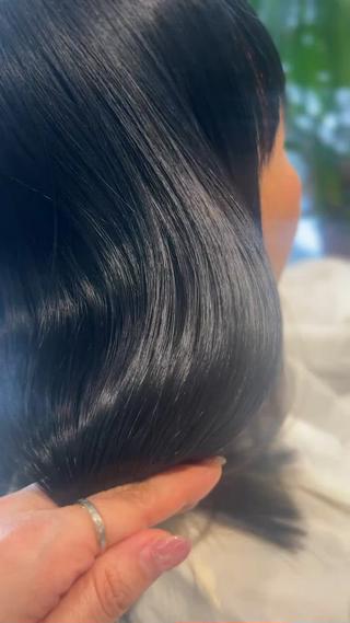 白髪ヘナカラー＆縮毛矯正ストレートで
髪質改善50代女性様 