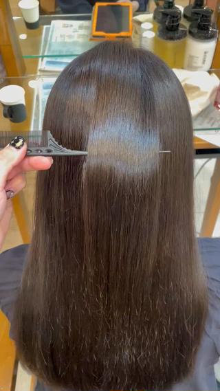 赤みを抑えてくれるオリーブグレージュ
透明感が出るオススメカラーです