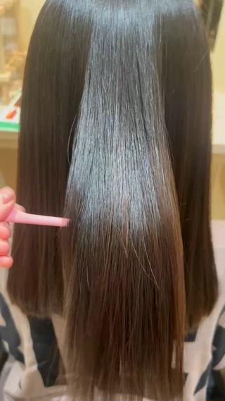 ロング 武井 哉子のヘアスタイル