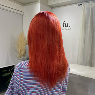 ビビット&赤みあるアプリコットオレンジ
目立つこと間違いなし!