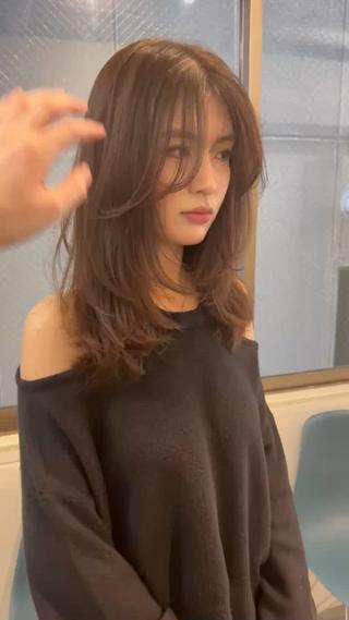 セミロング 💫カットはなんでも 得意です✂️のヘアスタイル