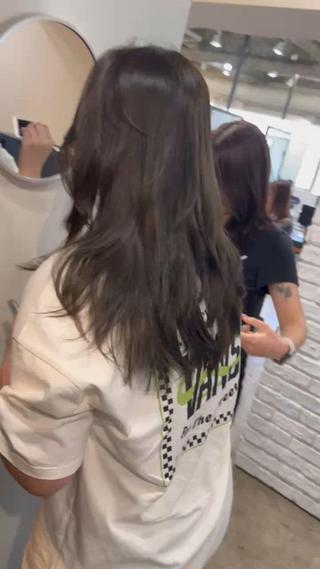 ロング 💫カットはなんでも 得意です✂️のヘアスタイル