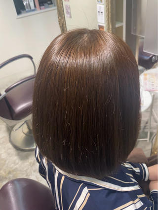 赤みを抑えたオリーブカラー 