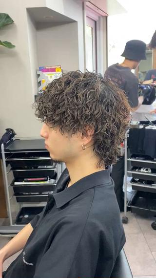 今年のみ学生半額で対応します
日本一パーマを巻いてた本物の技術を
是非一度dmまで宜しくお願い致します!
インスタ @oooka_takumi