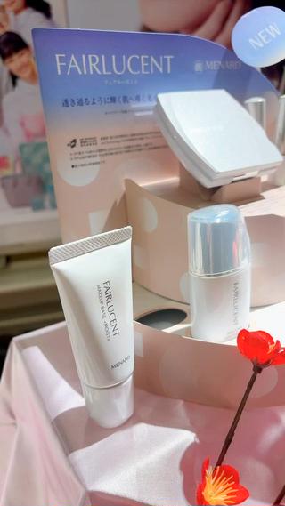 フェアルーセントシリーズも新しく
私はリクイドファンデーションがお気に入りです
薄づきなのに毛穴も赤みもしっかりカバー
本当にファンデーションしてるっていうくらい
ナチュラルになじみます
そして、マスクをしても汗をかいてもなかなか
ヨレなかったです
メイク体験も無料で提供しております
好きな化粧品お使いいただけます*゜