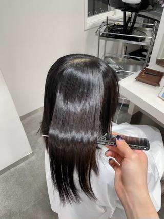 ツヤツヤな仕上がりが半永久的持続

気になる方はすぐにご予約を 