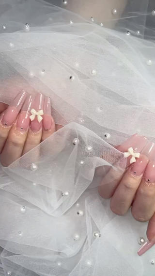 【ジュニアネイリスト価格】
チップ長さだし1本＋￥220（10本￥2,200）
チップロング1本＋330（10本￥3,300） 