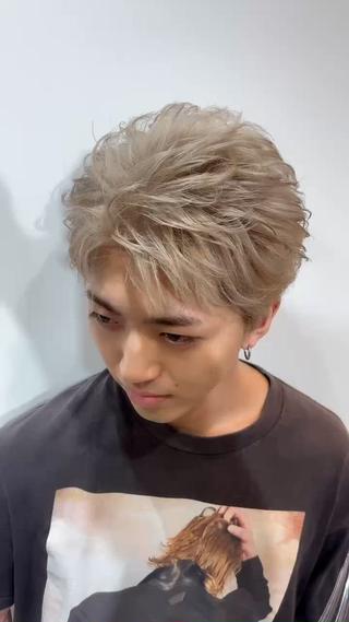 フェザーショート×ホワイトベージュ
スパイキーショートから1ヶ月でつくれます!