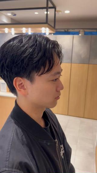 刈り上げないセンターパートスタイル!
就活にもピッタリ!!