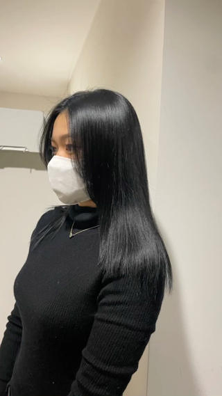 髪質改善ストレートで
最新のお薬で縮毛矯正です！、

同日にカラー可能なのでほんのりブルーのブラックにしました 