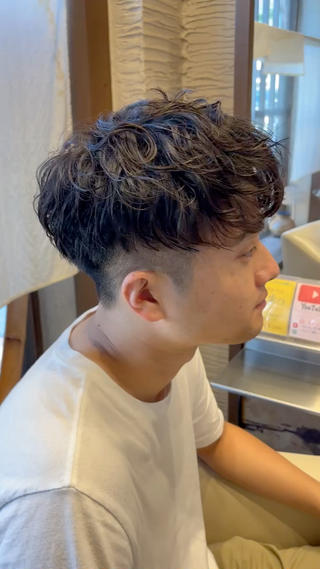 スペインカール

ここ数年人気沸騰中のスペインカール
派手すぎない、短すぎない
めちゃくちゃかっこいいスタイルです！

緩め〜強め　調整可能です！
 