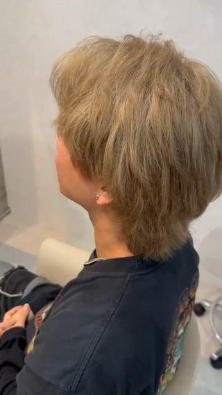 milk tea beige

ブリーチ2回からのカラーになります！ 