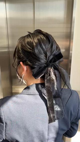 ふわっと低めシニヨン