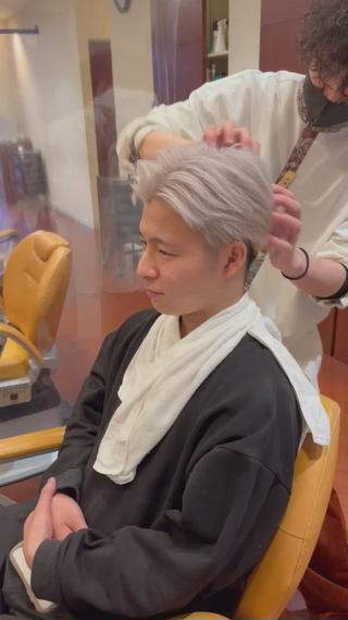 カラー メンズ sky亀戸所属・✨ホワイトカラー✨ ホワイトブリーチ✨のヘアスタイル