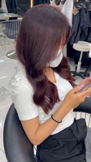 レッド系のお色味はブリーチ無しでも色味を楽しめます 