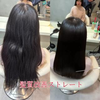 髪質改善ストレートでつくるナチュラル美髪
クセやうねり、広がりを自然に整えながら、真っ直ぐすぎない柔らかい質感に仕上げますダメージを最小限に抑え、内部補修しながら施術するので艶と手触りが格段にアップ乾かすだけでまとまり、朝のアイロン時間も短縮できます。パヤ毛やアホ毛が気になる方、縮毛矯正は不安だけど扱いやすくしたい方にもおすすめ髪の履歴やダメージレベルに合わせて薬剤を選定しますので、初めての方もぜひご相談ください
