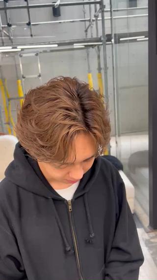 ショート パーマ 湖城 恵吾のヘアスタイル
