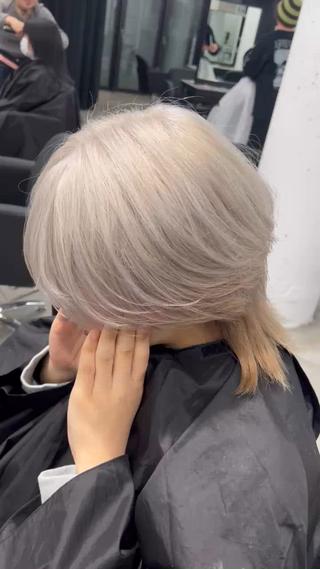 ミディアム カラー メンズ 湖城 恵吾のヘアスタイル