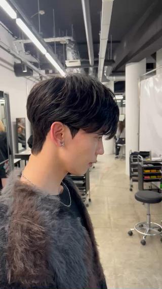 ショート パーマ 湖城 恵吾のヘアスタイル