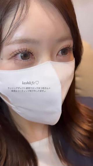 ラッシュアディクトでケアしているのでロングまつ毛さん！まつ毛が長いとデザインの幅も広がります 