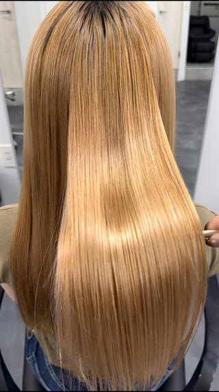 ブリーチで乾燥しやすい髪の毛に髪質改善でしっかり髪の毛を補強、補修してくれる髪質改善♪ 