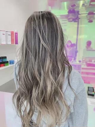 バレイヤージュ

◉ 料金 ◉
 ･ワンカラー ¥3,300〜
 ･ダブルカラーor(インナーカラー) ¥8,800〜
 ･髪質改善トリートメント ¥5500
 ･カット ¥3,300

ご来店時に手指消毒や検温、お客様用マスクの準備、お席の間を仕切るパーテーションなど、感染症対策も徹底しております

可愛くなりたい方
イメチェンしたい方
大切な日のメンテナンス等

是非1度私におまかせ下さい

【よくある質問】

Q . 予約はどうしたらいいですか？？

DMまたはストーリーよりお待ちしております

Q . 場所はどちらですか？？

 札幌市中央区南2条西4丁目2番11号 平成観光ビル 5階
狸小路3丁目から徒歩1分
----------------------------

※※※
#ミルクティーベージュ#地毛風カラー#ヨシンモリ#オリーブカラー#グレージュ#ベージュカラー#ピンクカラー#ブルーブラック#ブラウンカラー#ハイトーン#ハイトーンカラー#ブリーチカラー#ダブルカラー#ラベンダーカラー#ピンクラベンダー#暗髪#透明感カラー#インナーカラー#ブリーチなし#ヘアカラー#髪質改善#韓国ヘア#寒色系カラー#暖色系カラー#寒色カラー#暖色カラー#ホワイトカラー#札幌美容室theater#札幌ハイトーン#札幌美容室#バレイヤージュ 