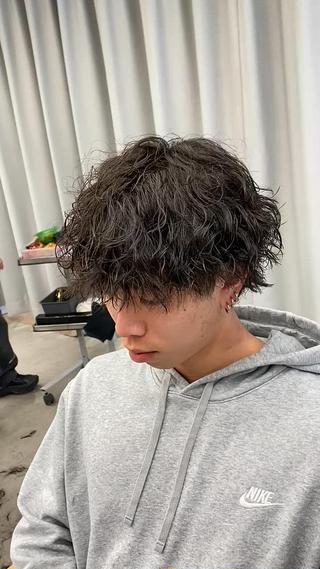 ミディアム パーマ メンズ シャドウパーマ/ ルーズパーマ/メンズのヘアスタイル