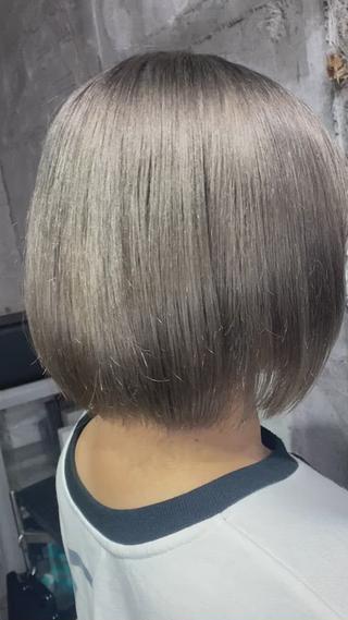 シルバーグレー