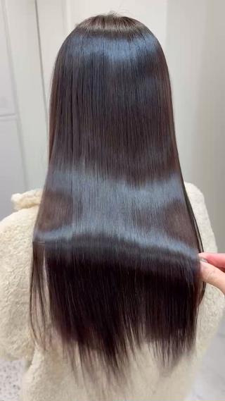 髪のパサつきや表面のパヤ毛が気になる方も毛先までまとまりのある綺麗なストレートに仕上げます 
