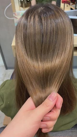 ホリスティックトリートメント
ブリーチ毛でもこんなにサラツヤになれます